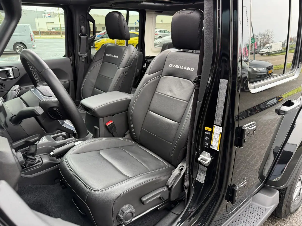 4xe 380 Sahara 2.0 4xe Plug-in Hybrid Sahara