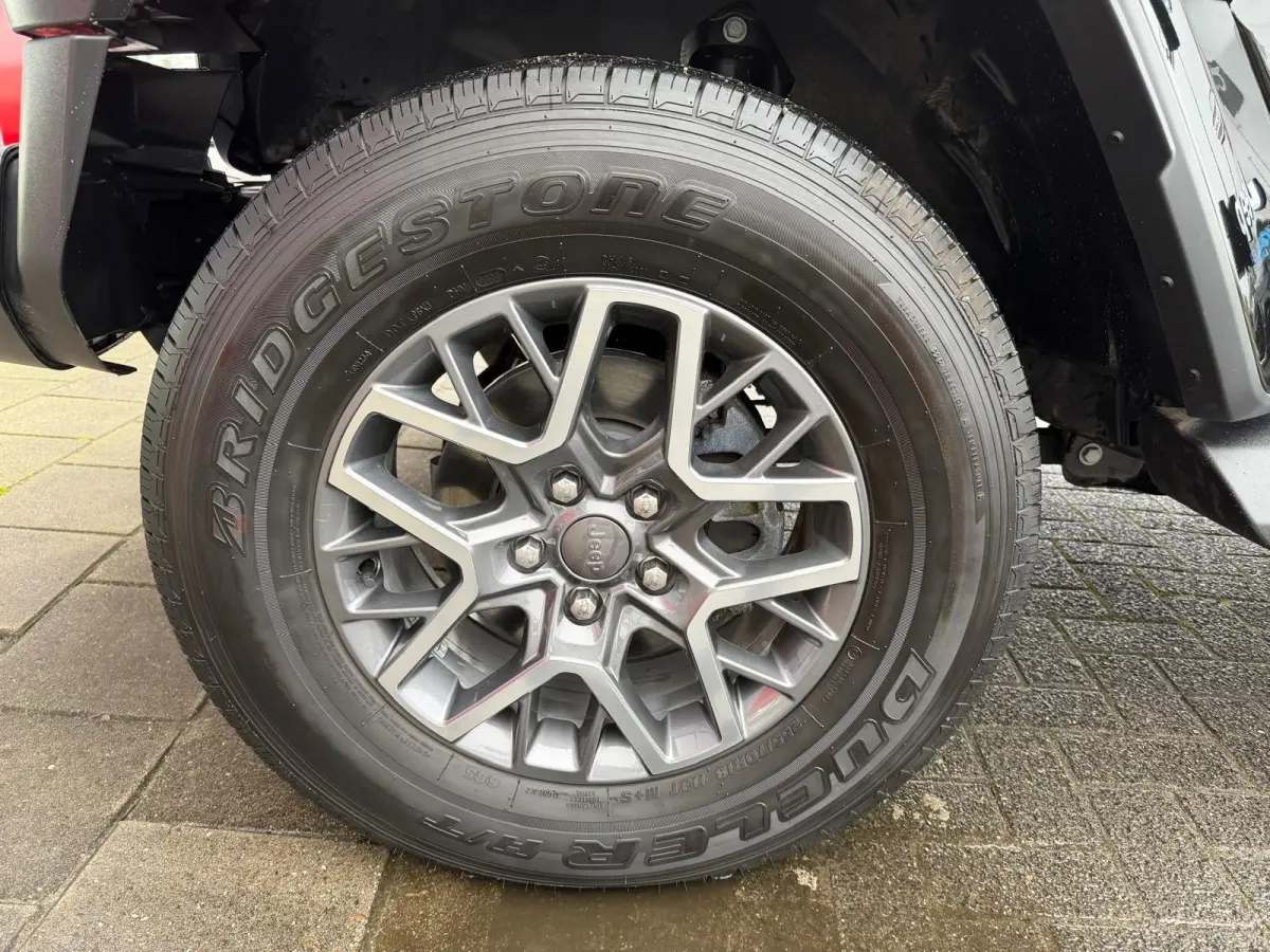 4xe 380 Sahara 2.0 4xe Plug-in Hybrid Sahara