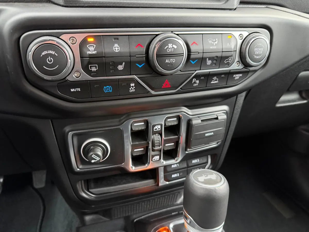 4xe 380 Sahara 2.0 4xe Plug-in Hybrid Sahara