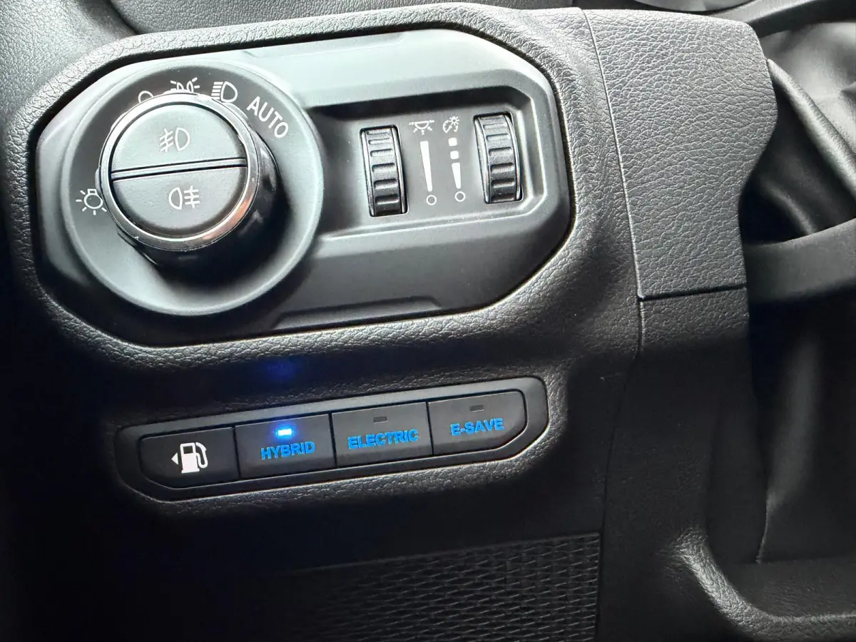 4xe 380 Sahara 2.0 4xe Plug-in Hybrid Sahara