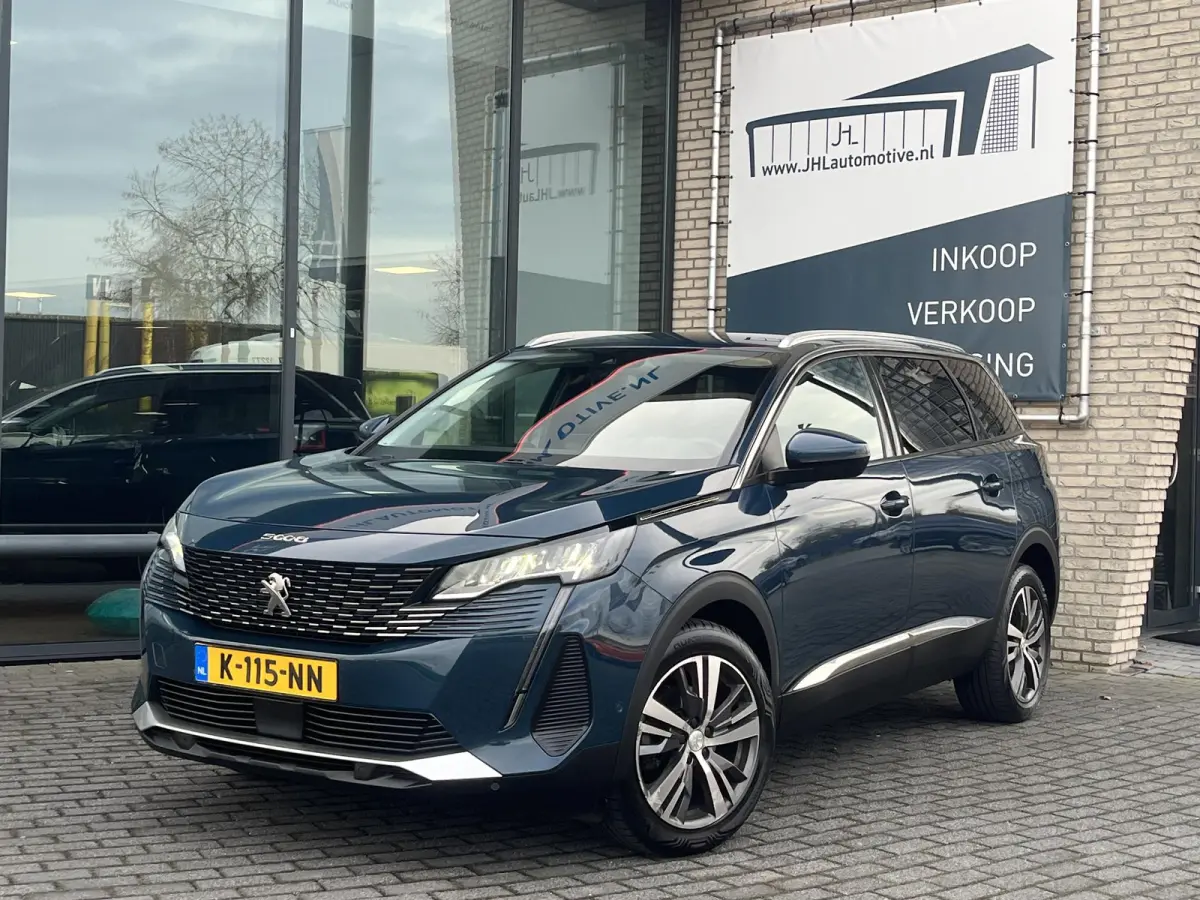 1.2 FACELIFT*CARPLAY*NAVI*CAMERA*HAAK*7-PERS*ECC*