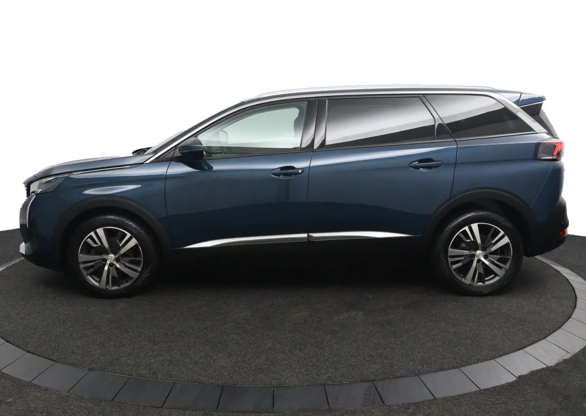 1.2 FACELIFT*CARPLAY*NAVI*CAMERA*HAAK*7-PERS*ECC*