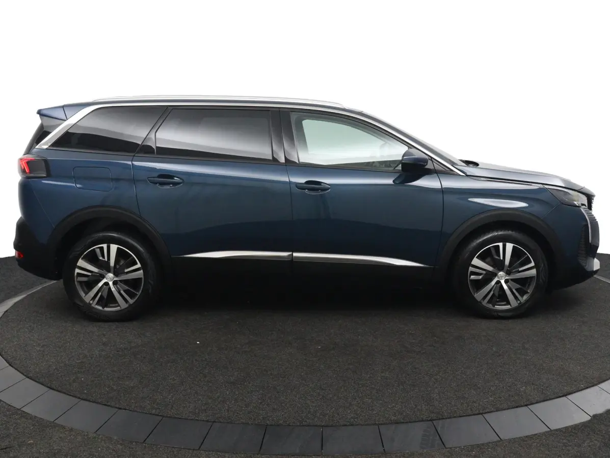 1.2 FACELIFT*CARPLAY*NAVI*CAMERA*HAAK*7-PERS*ECC*