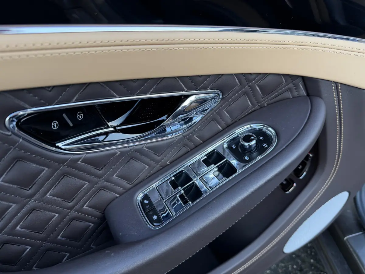 6.0 W12 New Bentley Service | 360* Camera | Massage | Head-Up | Nightvision | Stoelverwarming/Koeling | Adaptive Cruise Control | DAB |