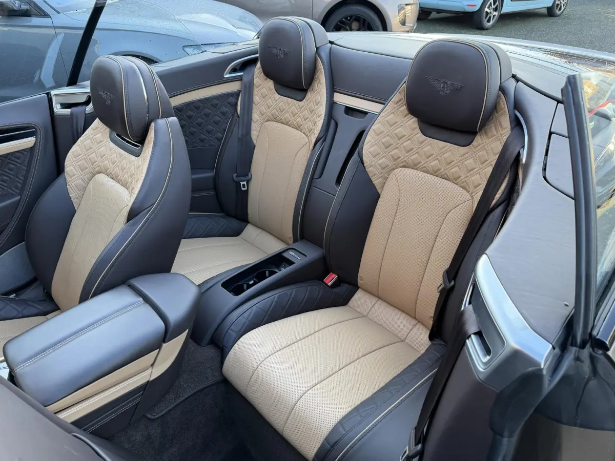 6.0 W12 New Bentley Service | 360* Camera | Massage | Head-Up | Nightvision | Stoelverwarming/Koeling | Adaptive Cruise Control | DAB |