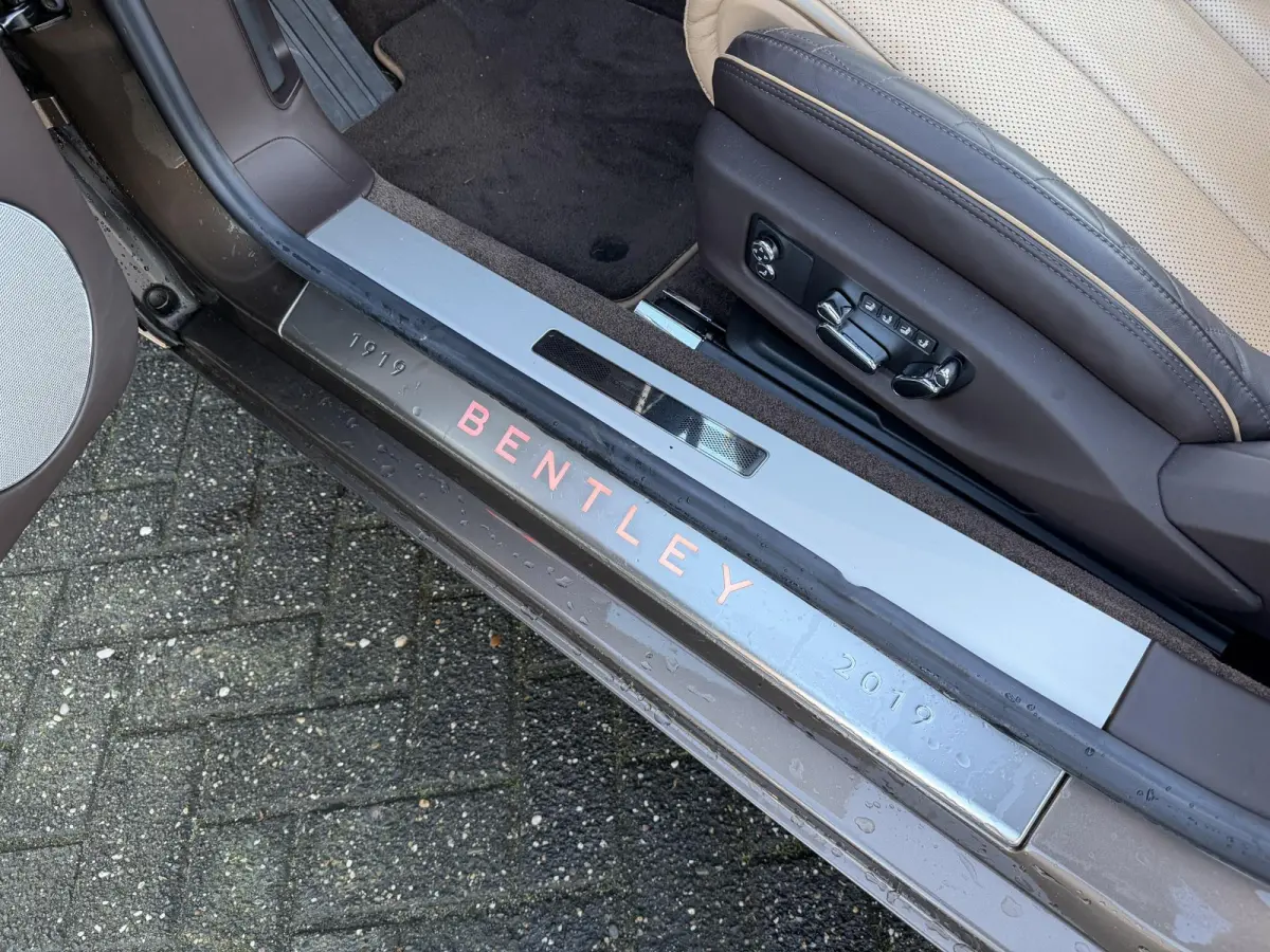 6.0 W12 New Bentley Service | 360* Camera | Massage | Head-Up | Nightvision | Stoelverwarming/Koeling | Adaptive Cruise Control | DAB |