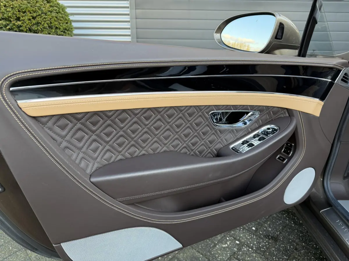 6.0 W12 New Bentley Service | 360* Camera | Massage | Head-Up | Nightvision | Stoelverwarming/Koeling | Adaptive Cruise Control | DAB |
