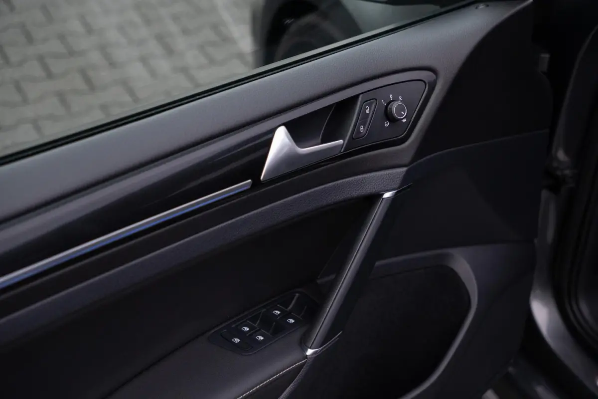 7.5 2.0 TSI 4Motion R 310PK DSG-7|Panoramadak|DynAudio|Discover Pro|Alcantara|Pretoria|CarPlay|ACC|Virtual|Indium Grey|Dealer onderhouden