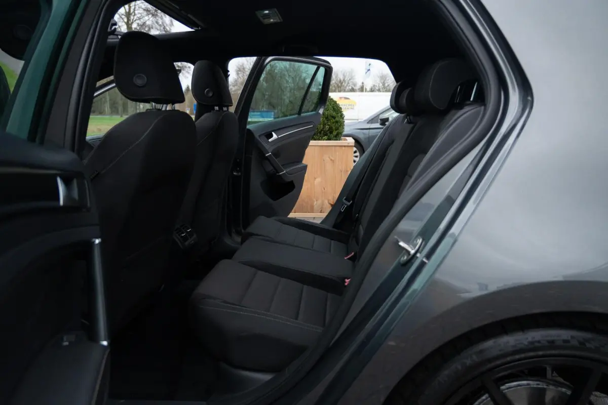 7.5 2.0 TSI 4Motion R 310PK DSG-7|Panoramadak|DynAudio|Discover Pro|Alcantara|Pretoria|CarPlay|ACC|Virtual|Indium Grey|Dealer onderhouden