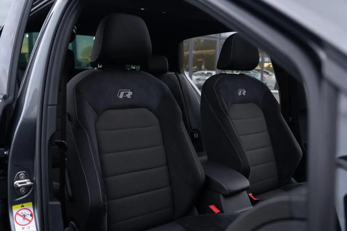 7.5 2.0 TSI 4Motion R 310PK DSG-7|Panoramadak|DynAudio|Discover Pro|Alcantara|Pretoria|CarPlay|ACC|Virtual|Indium Grey|Dealer onderhouden
