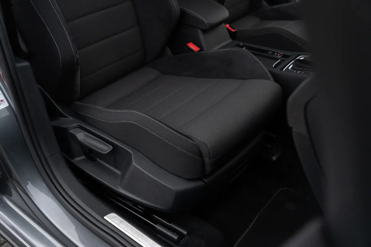 7.5 2.0 TSI 4Motion R 310PK DSG-7|Panoramadak|DynAudio|Discover Pro|Alcantara|Pretoria|CarPlay|ACC|Virtual|Indium Grey|Dealer onderhouden