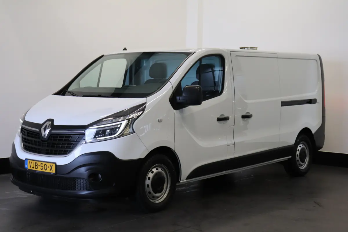 2.0 dCi 145PK L2 Automaat EURO 6 - Airco - Cruise - Trekhaak - €14.900,- Excl.