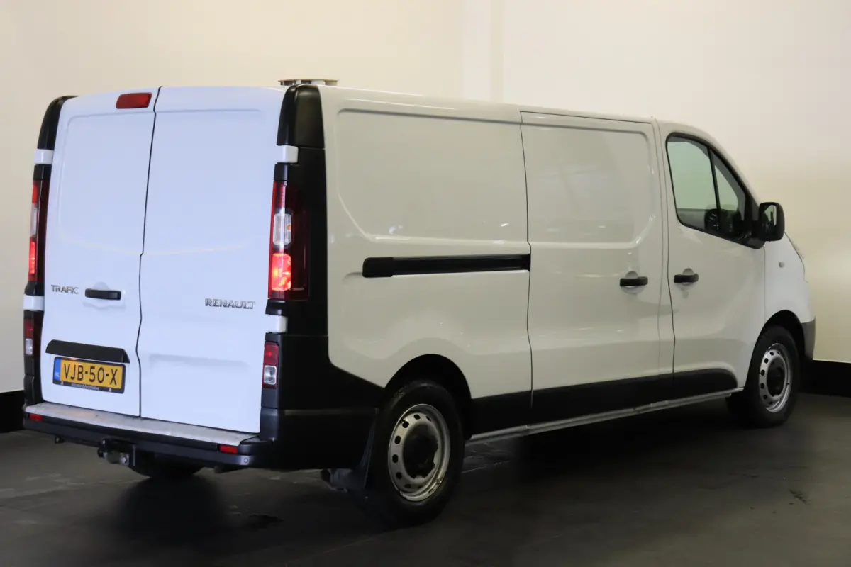 2.0 dCi 145PK L2 Automaat EURO 6 - Airco - Cruise - Trekhaak - €14.900,- Excl.