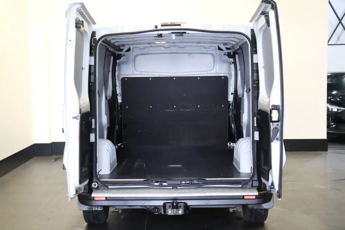 2.0 dCi 145PK L2 Automaat EURO 6 - Airco - Cruise - Trekhaak - €14.900,- Excl.