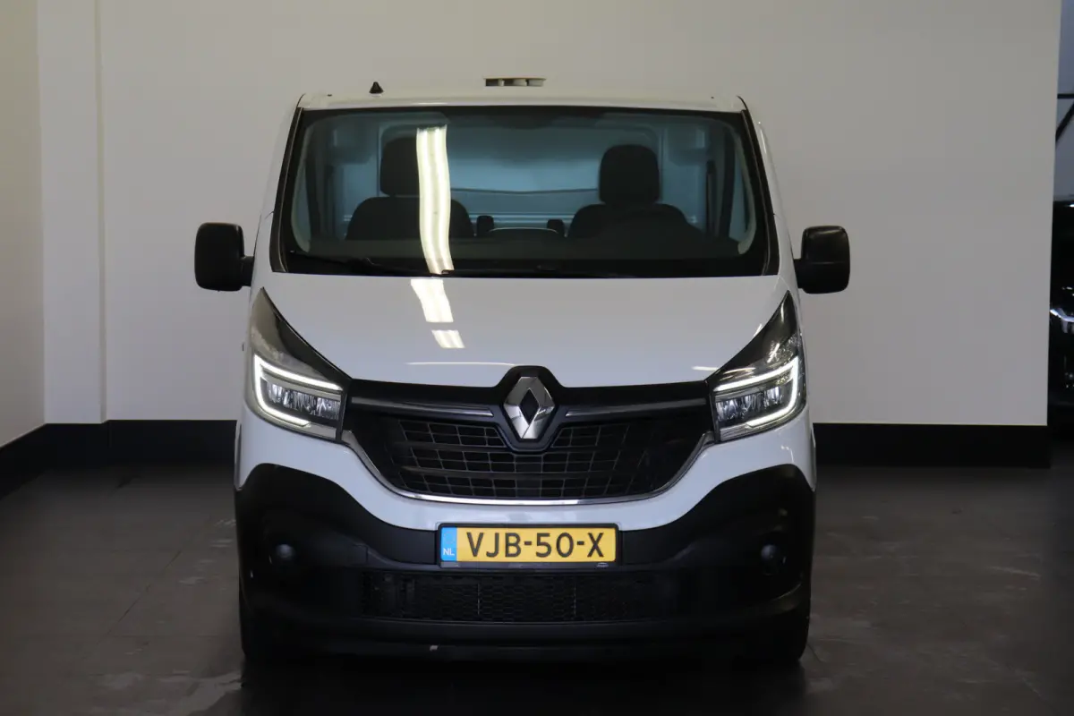 2.0 dCi 145PK L2 Automaat EURO 6 - Airco - Cruise - Trekhaak - €14.900,- Excl.
