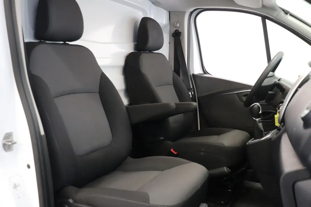 2.0 dCi 145PK L2 Automaat EURO 6 - Airco - Cruise - Trekhaak - €14.900,- Excl.