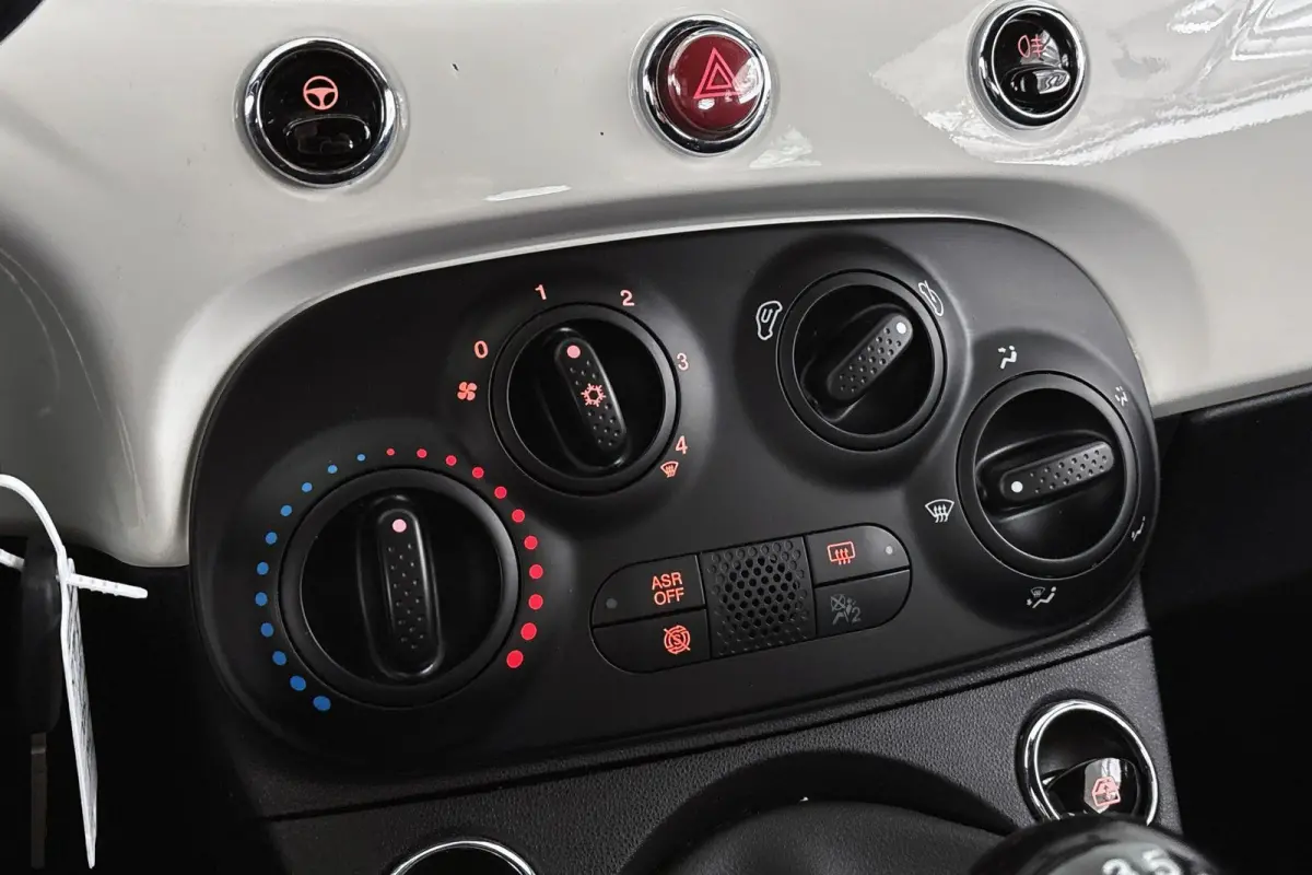1.0 Hybrid Cult Cabriolet Airco Cruise Control Private lease €359,- p/m