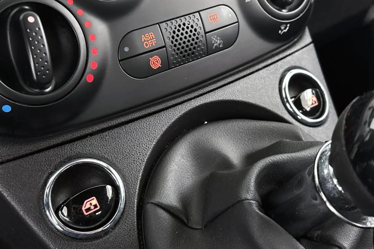 1.0 Hybrid Cult Cabriolet Airco Cruise Control Private lease €359,- p/m