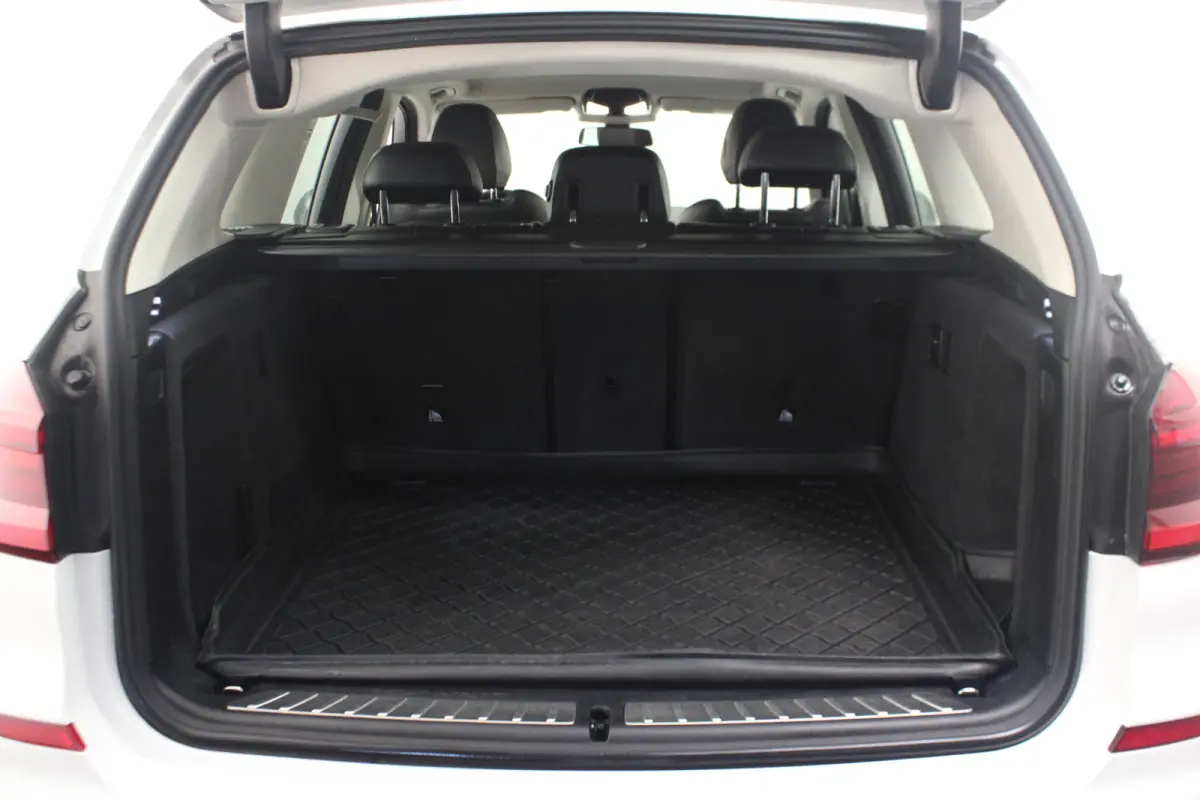 xDrive30i High Executive |Stoelverwarming|Trekhaak|
