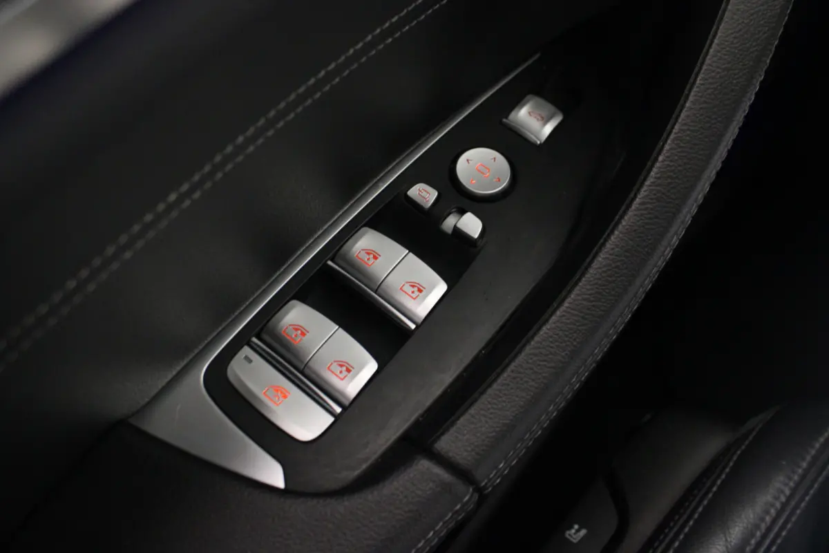 xDrive30i High Executive |Stoelverwarming|Trekhaak|