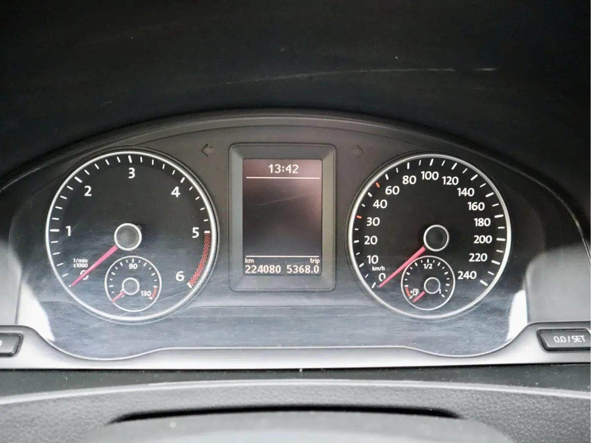 2.0 TDI 140PK DSG LANG LUXE CABINE