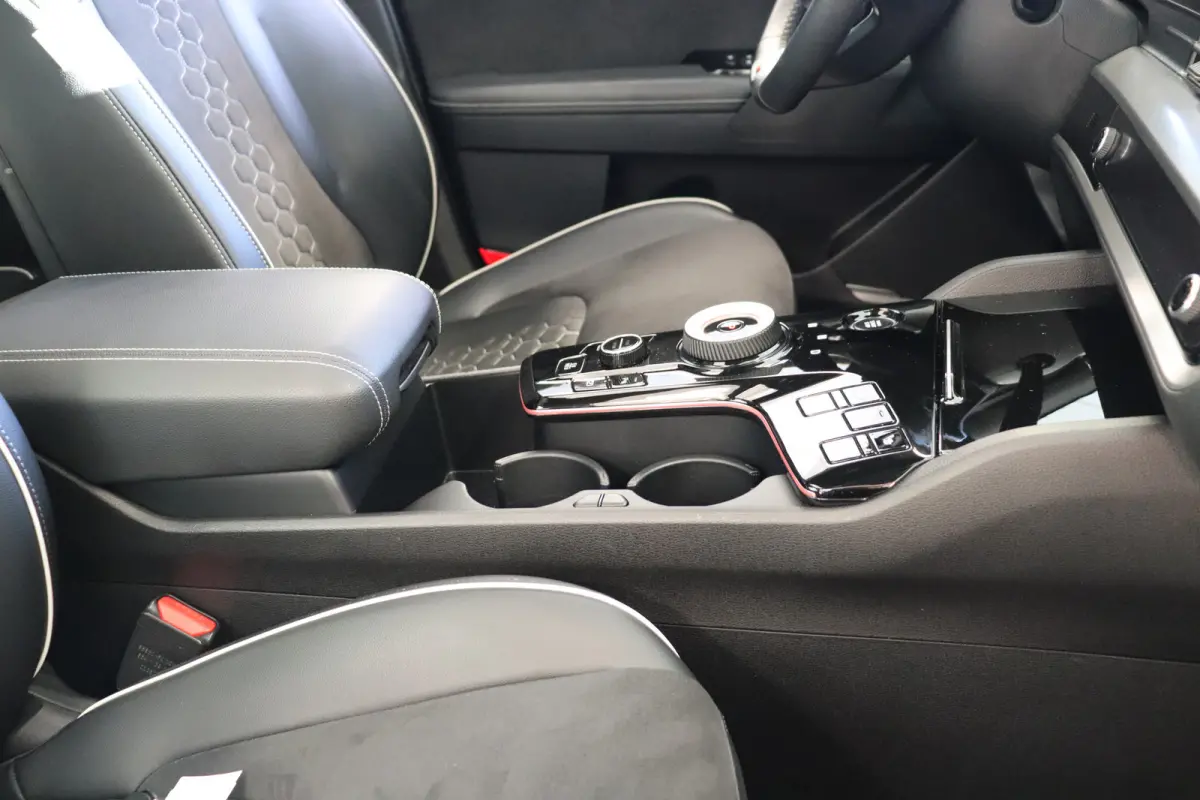 1.6 T-GDi Plug-in Hybrid AWD GT-Line automaat. Panoramadak, tray planken, zeer compleet.
