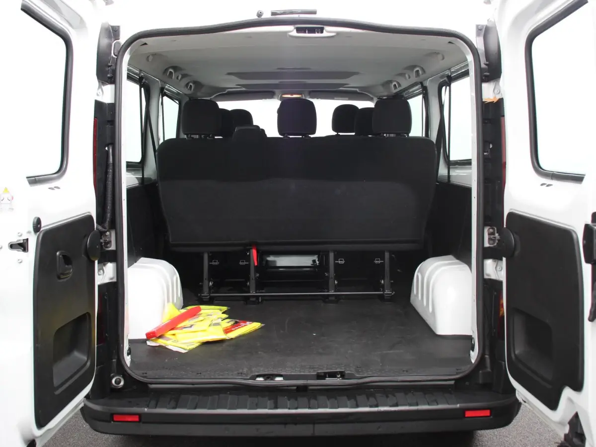 1.6 CDTI L2H1 8-Persoons PERSONENBUS Incl. BTW/Bpm Airco Bluetooth Lang 8-persoons