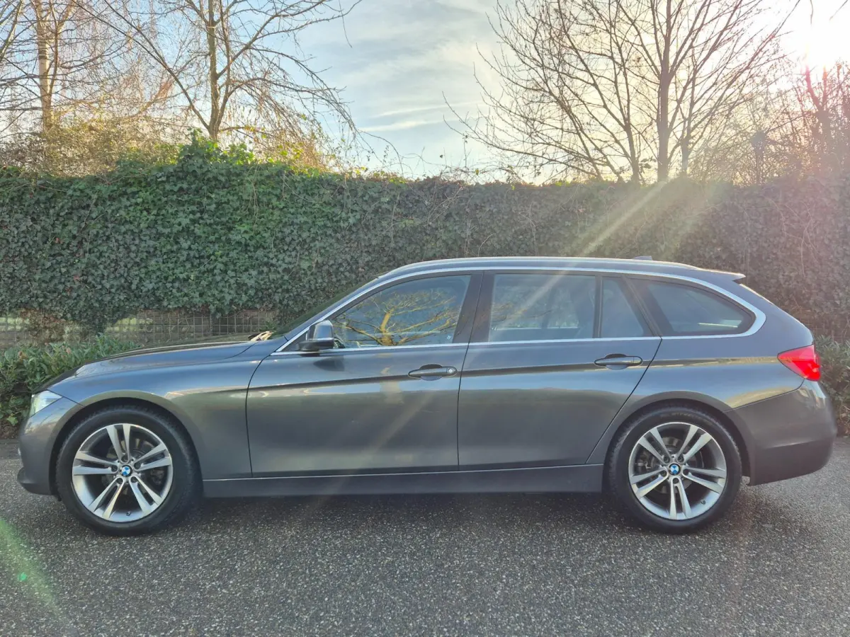 Nbt EVO Apple CarPlay LM Velgen Trekhaak NAP NL Gave Kleur 320i Luxury Edition