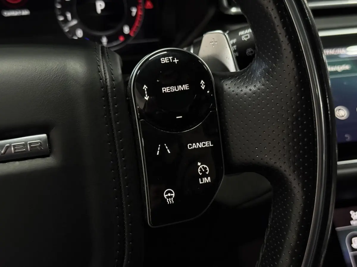 3.0 V6 SC AWD R-Dynamic HSE