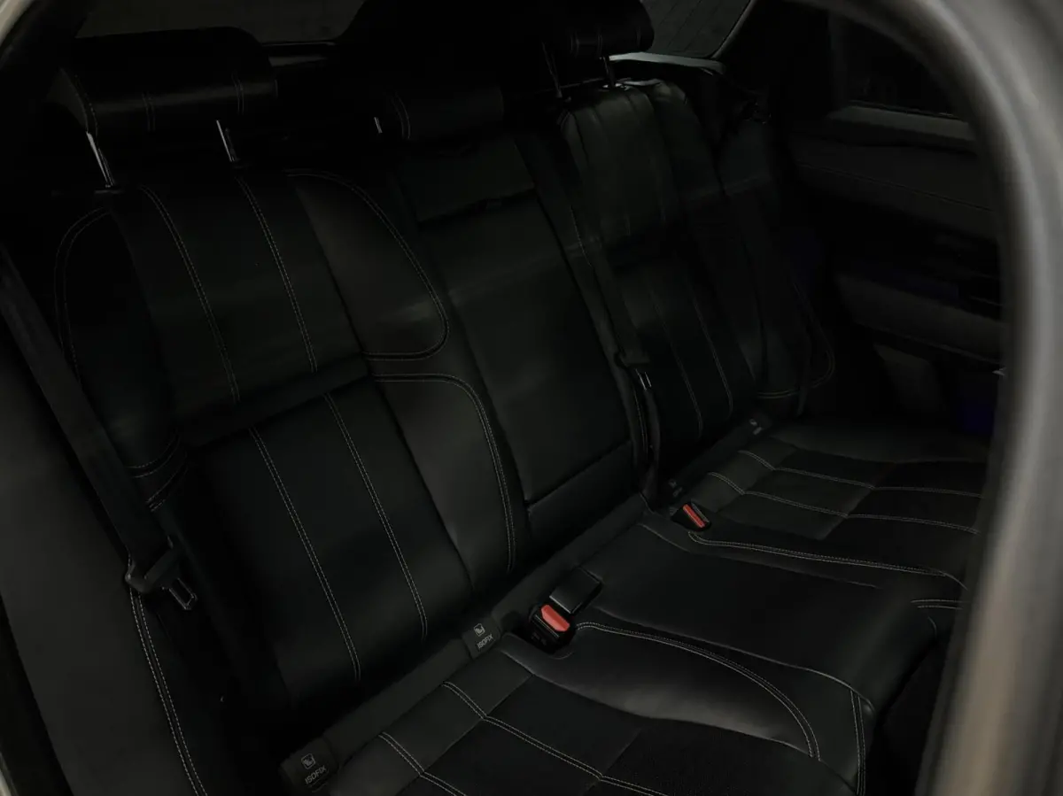 3.0 V6 SC AWD R-Dynamic HSE