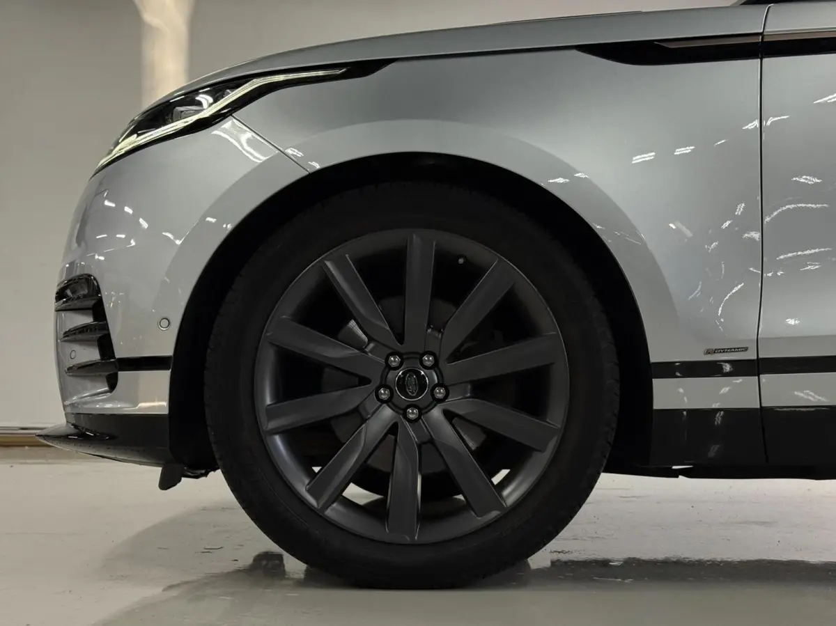 3.0 V6 SC AWD R-Dynamic HSE