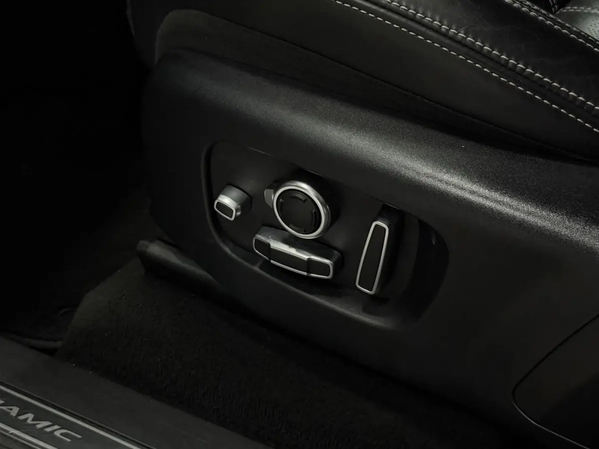 3.0 V6 SC AWD R-Dynamic HSE