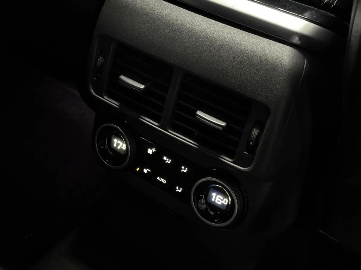 3.0 V6 SC AWD R-Dynamic HSE