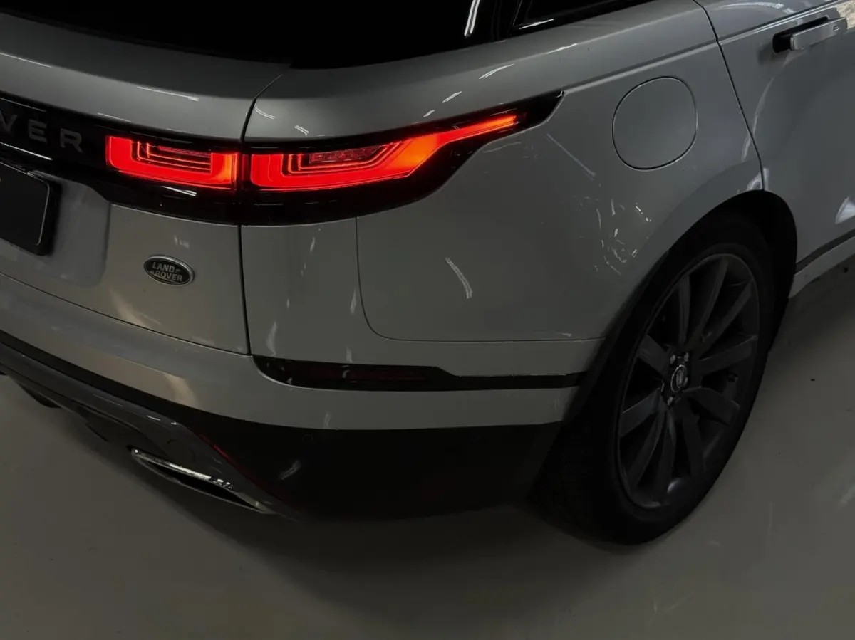 3.0 V6 SC AWD R-Dynamic HSE
