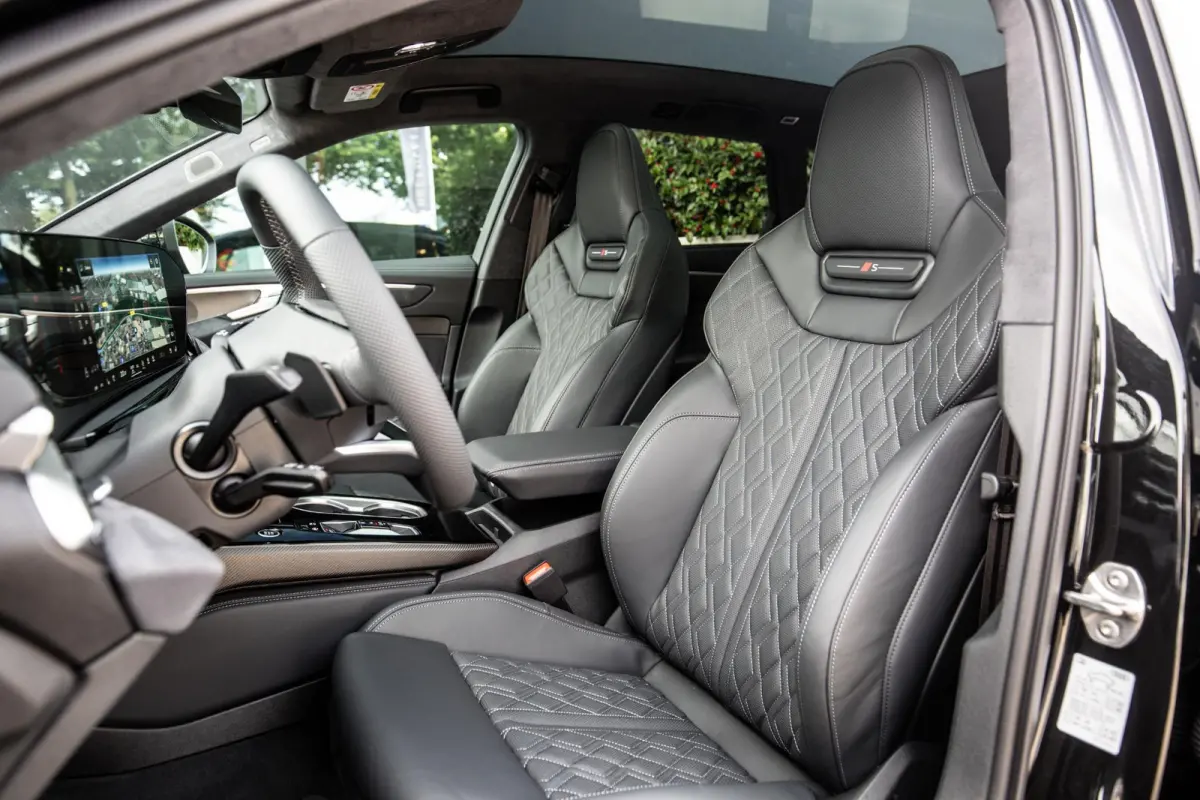 2.0 e-hybrid quattro S edition Competition