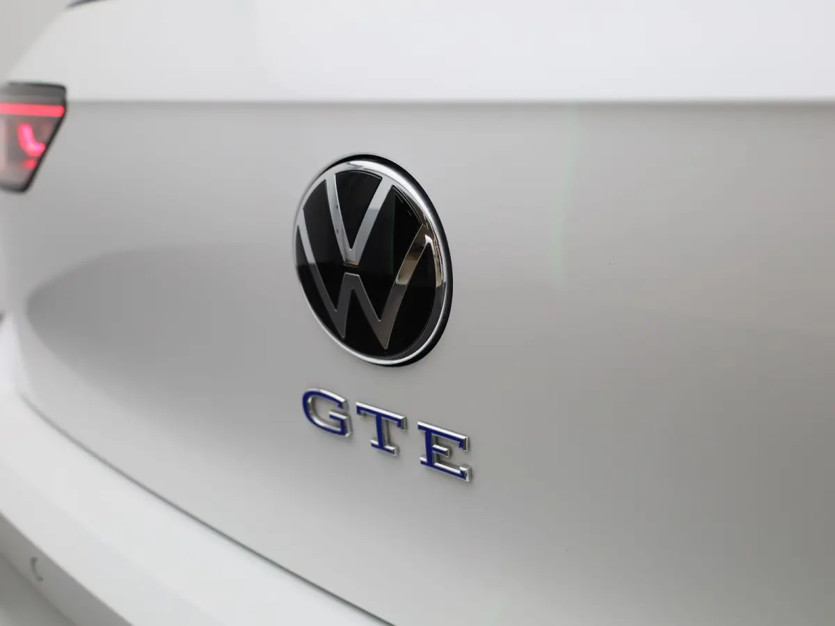 1.5 eHybrid GTE 272 PK | DEMO | PANORAMADAK | 360 CAMERA | HEAD-UP | SFEERVERLICHTING | STOELVERWARMING | STUURVERWARMING | IQ LIGHT | APPLE CARPLAY - ANDROID AUTO | DIGITALE COCKPIT PRO | K