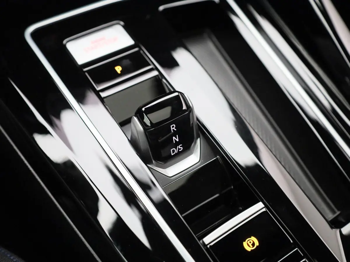 1.5 eHybrid GTE 272 PK | DEMO | PANORAMADAK | 360 CAMERA | HEAD-UP | SFEERVERLICHTING | STOELVERWARMING | STUURVERWARMING | IQ LIGHT | APPLE CARPLAY - ANDROID AUTO | DIGITALE COCKPIT PRO | K