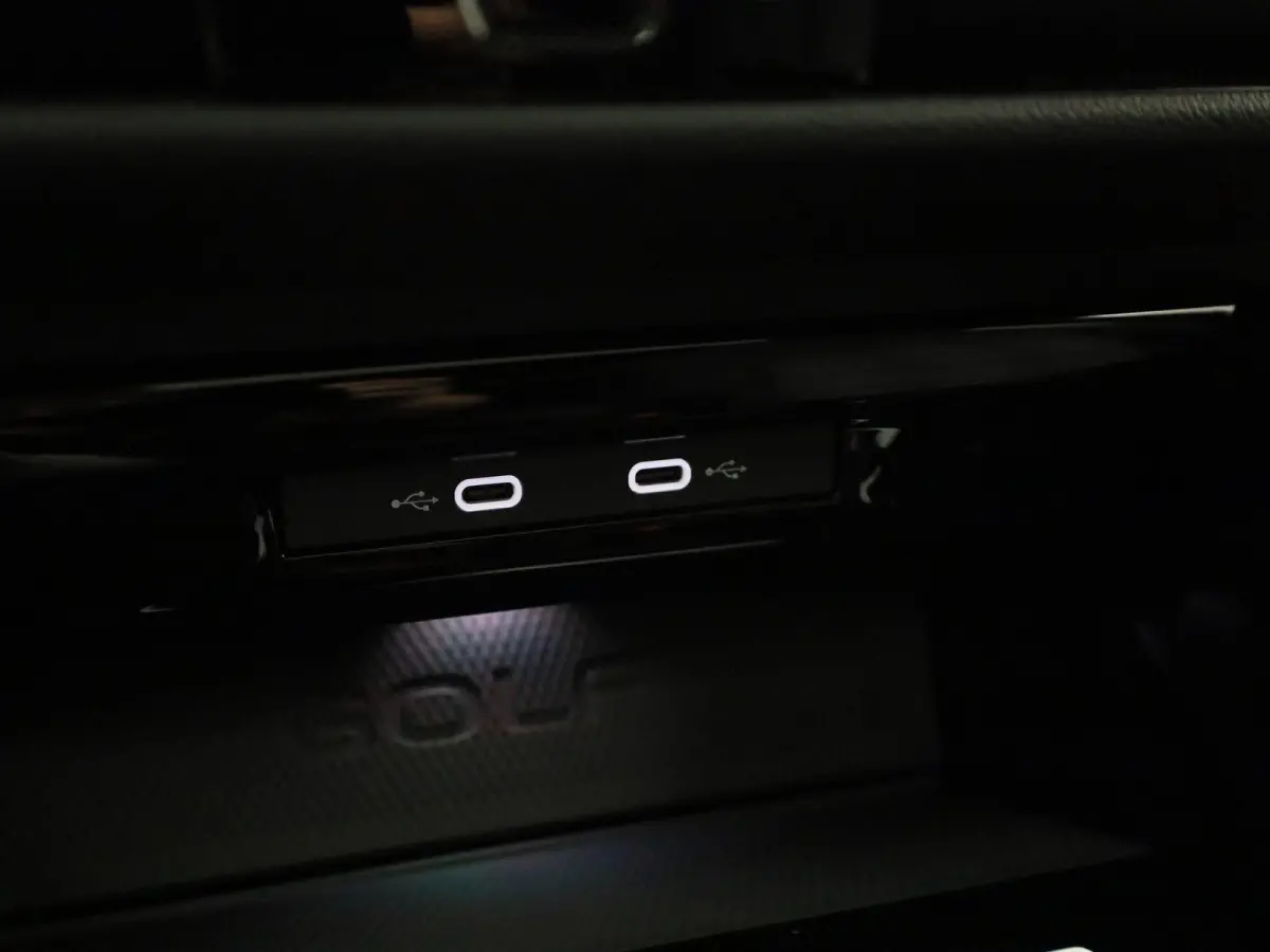 1.5 eHybrid GTE 272 PK | DEMO | PANORAMADAK | 360 CAMERA | HEAD-UP | SFEERVERLICHTING | STOELVERWARMING | STUURVERWARMING | IQ LIGHT | APPLE CARPLAY - ANDROID AUTO | DIGITALE COCKPIT PRO | K