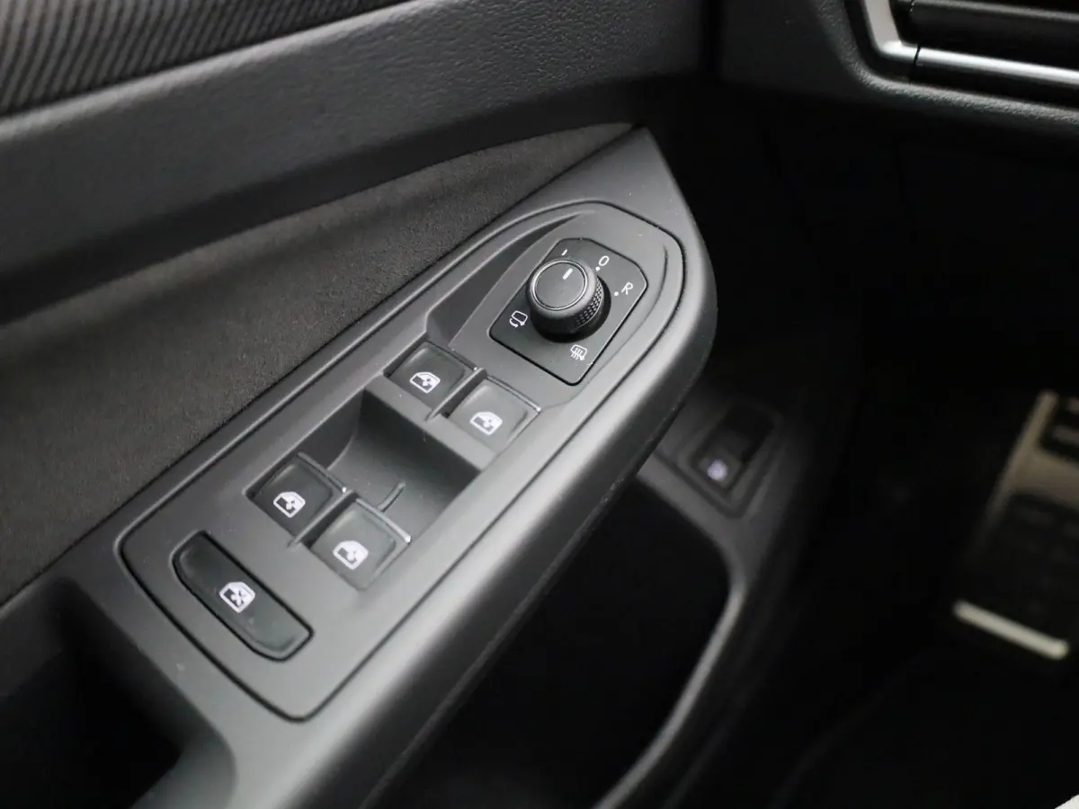 1.5 eHybrid GTE 272 PK | DEMO | PANORAMADAK | 360 CAMERA | HEAD-UP | SFEERVERLICHTING | STOELVERWARMING | STUURVERWARMING | IQ LIGHT | APPLE CARPLAY - ANDROID AUTO | DIGITALE COCKPIT PRO | K