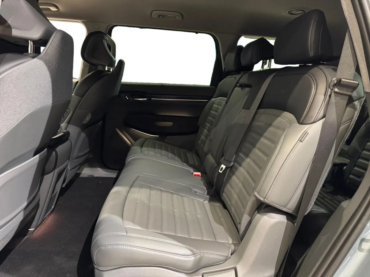 Plus 99.8 kWh | NU MET €3.000,- Inruilpremie! | Meridian premium sound system | Elektrisch verstelbare bestuurdersstoel