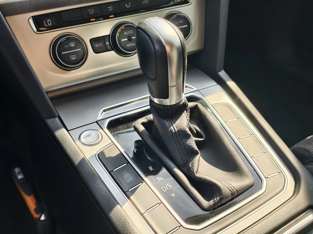 1.6 TDI Comfortline Business // AIRCO / CRUISE / AUTOMAAT / NAP