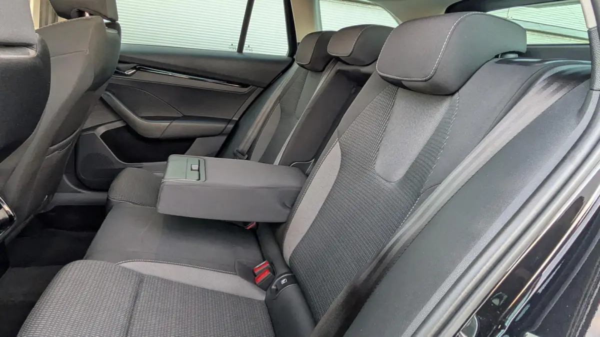 1.0 e-TSI 110pk DSG Business Edition | Navigatie | Elektrische Achterklep