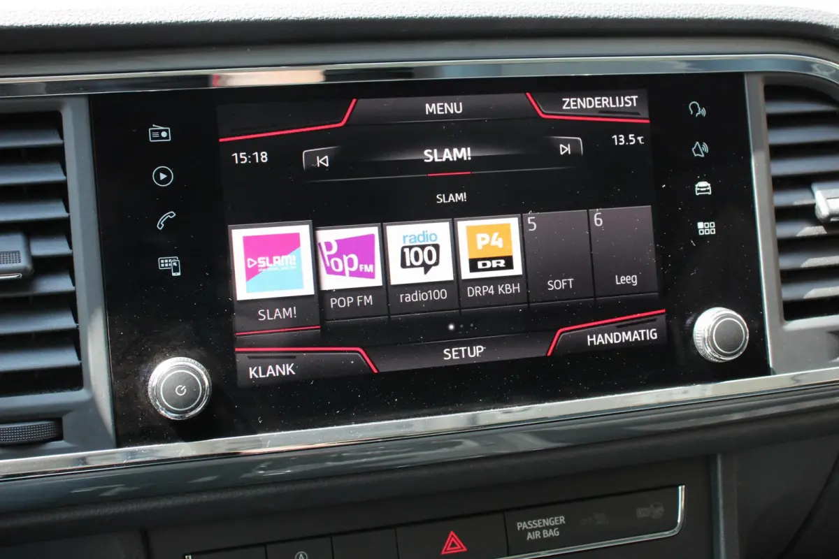 1.5 TSI 150 pk DSG Style Navigatie Apple Carplay/Android Auto Climate Control Parkeer sensoren Inductief laden smartphone Cruise Control