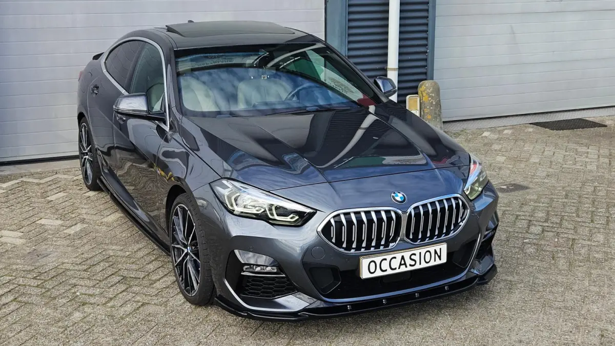 220i High Executive | M-pakket | Pano | Head-Up | Harman Kardon | Camera