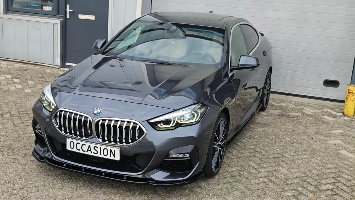 220i High Executive | M-pakket | Pano | Head-Up | Harman Kardon | Camera