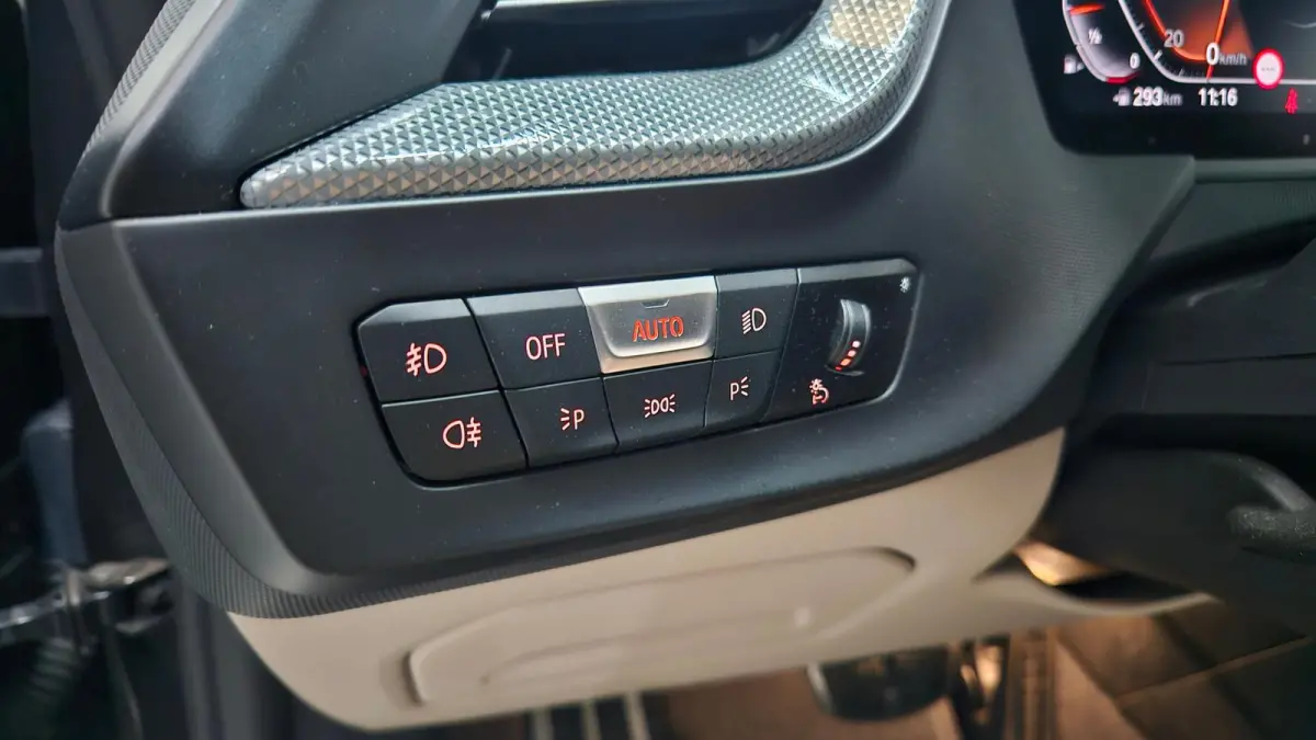 220i High Executive | M-pakket | Pano | Head-Up | Harman Kardon | Camera