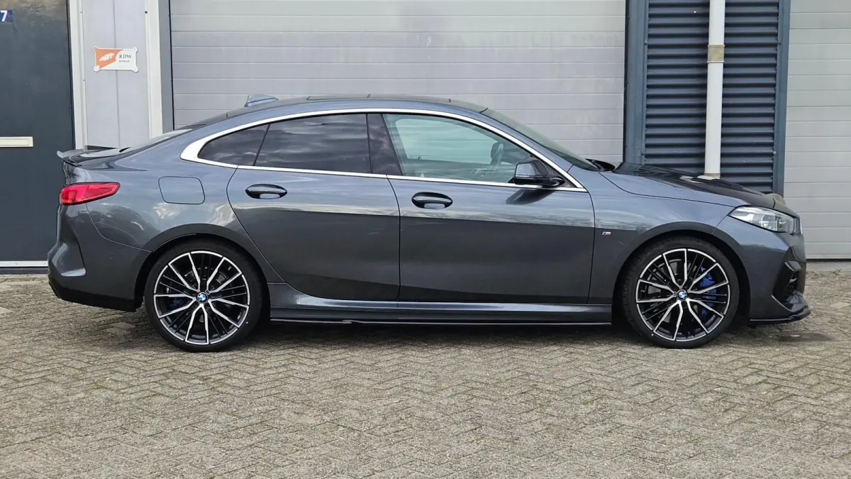 220i High Executive | M-pakket | Pano | Head-Up | Harman Kardon | Camera