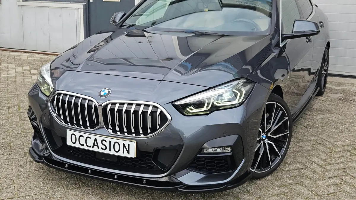 220i High Executive | M-pakket | Pano | Head-Up | Harman Kardon | Camera