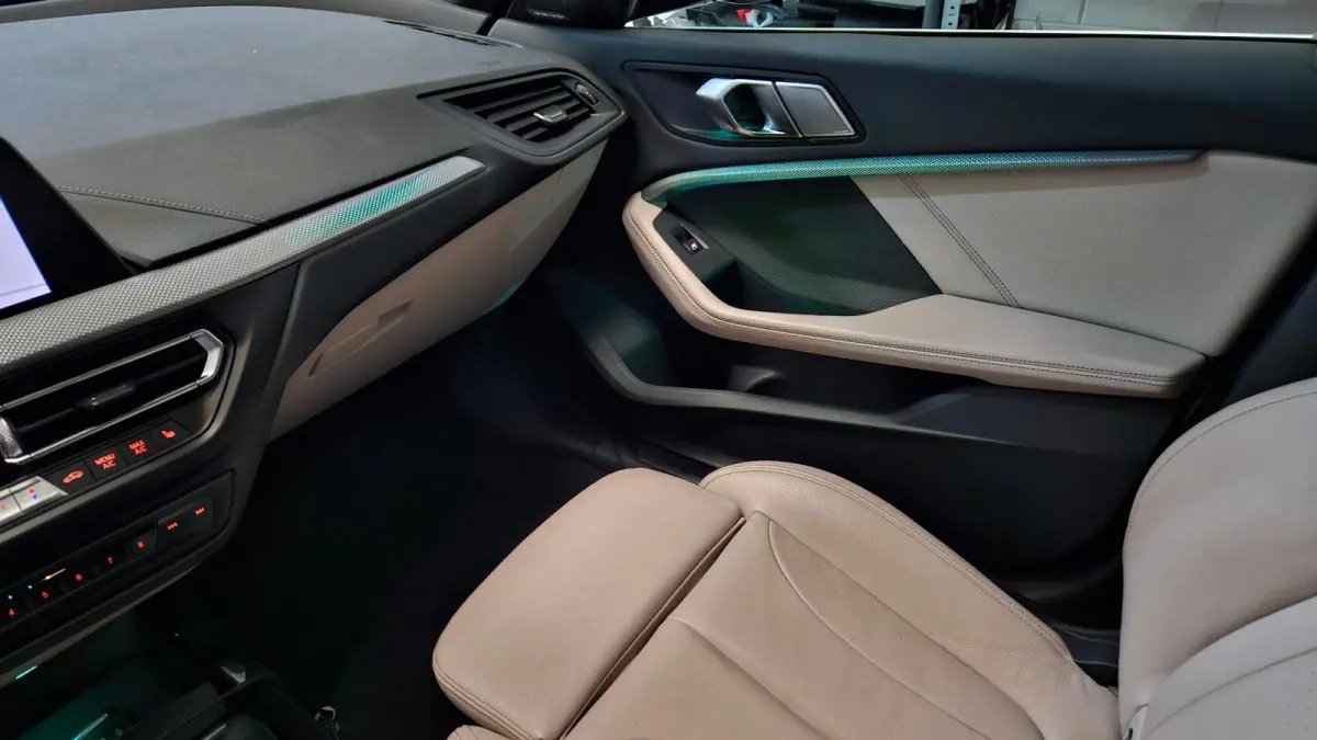 220i High Executive | M-pakket | Pano | Head-Up | Harman Kardon | Camera