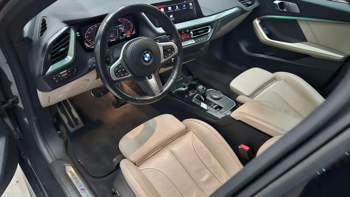 220i High Executive | M-pakket | Pano | Head-Up | Harman Kardon | Camera